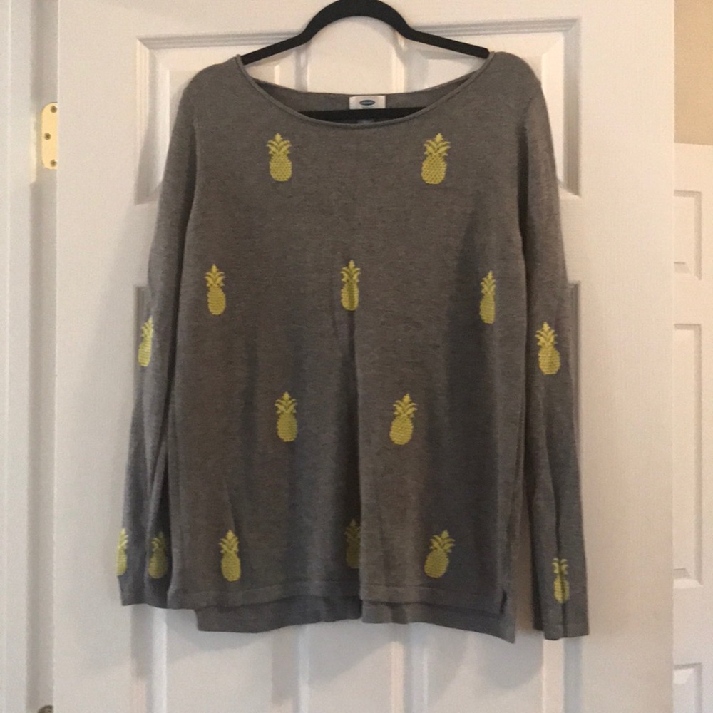 Old navy pineapple sweater